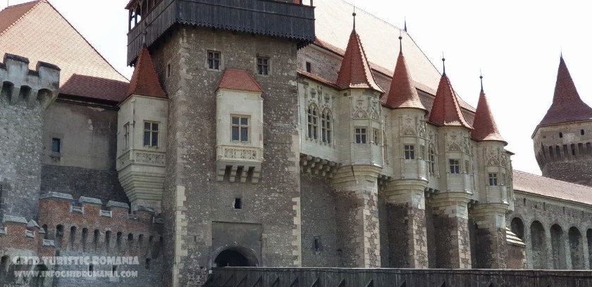 Castelul Corvinilor