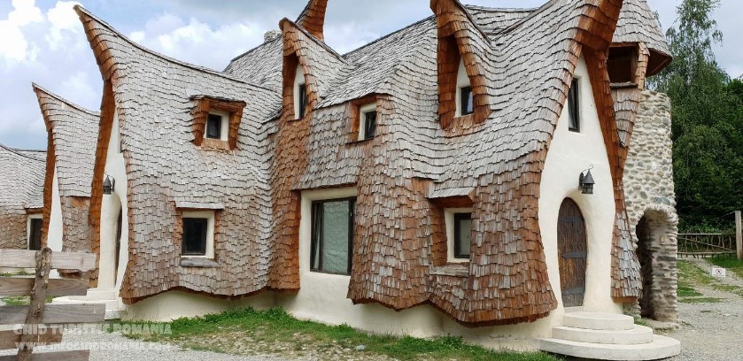 Castelul de lut Valea Zanelor Castelul de lut Valea Zanelor