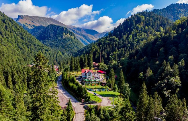 Hotel Piscul Negru - Cazare Transfagarasan