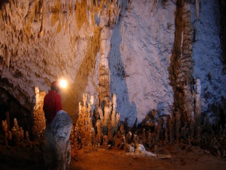 Buhui Cave